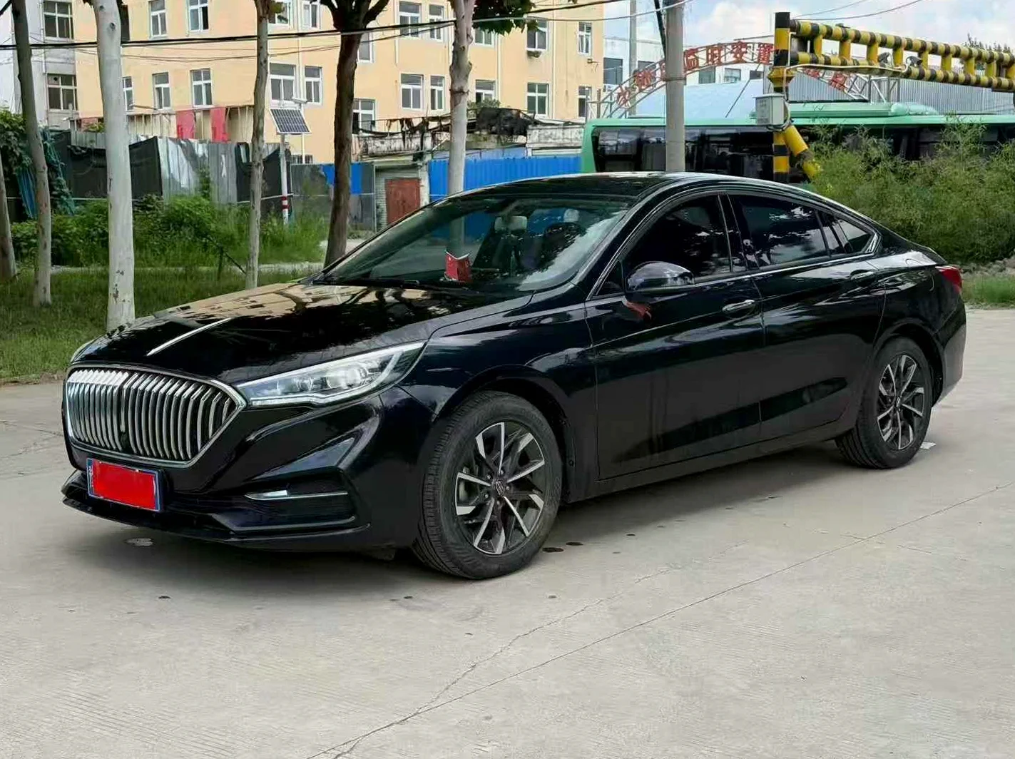 红旗H5 正面外观三