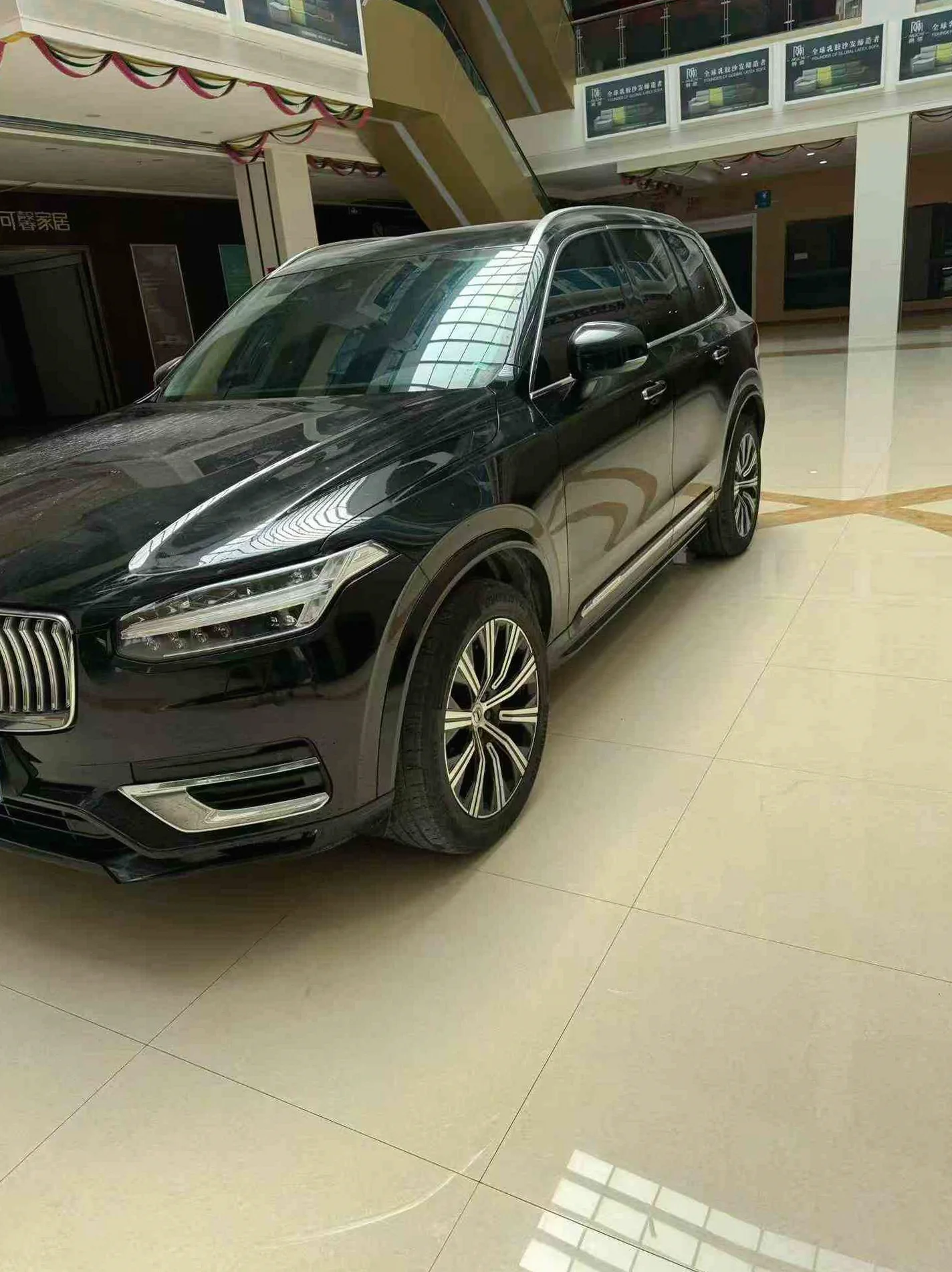 20年沃尔沃XC90 T6智雅豪华版