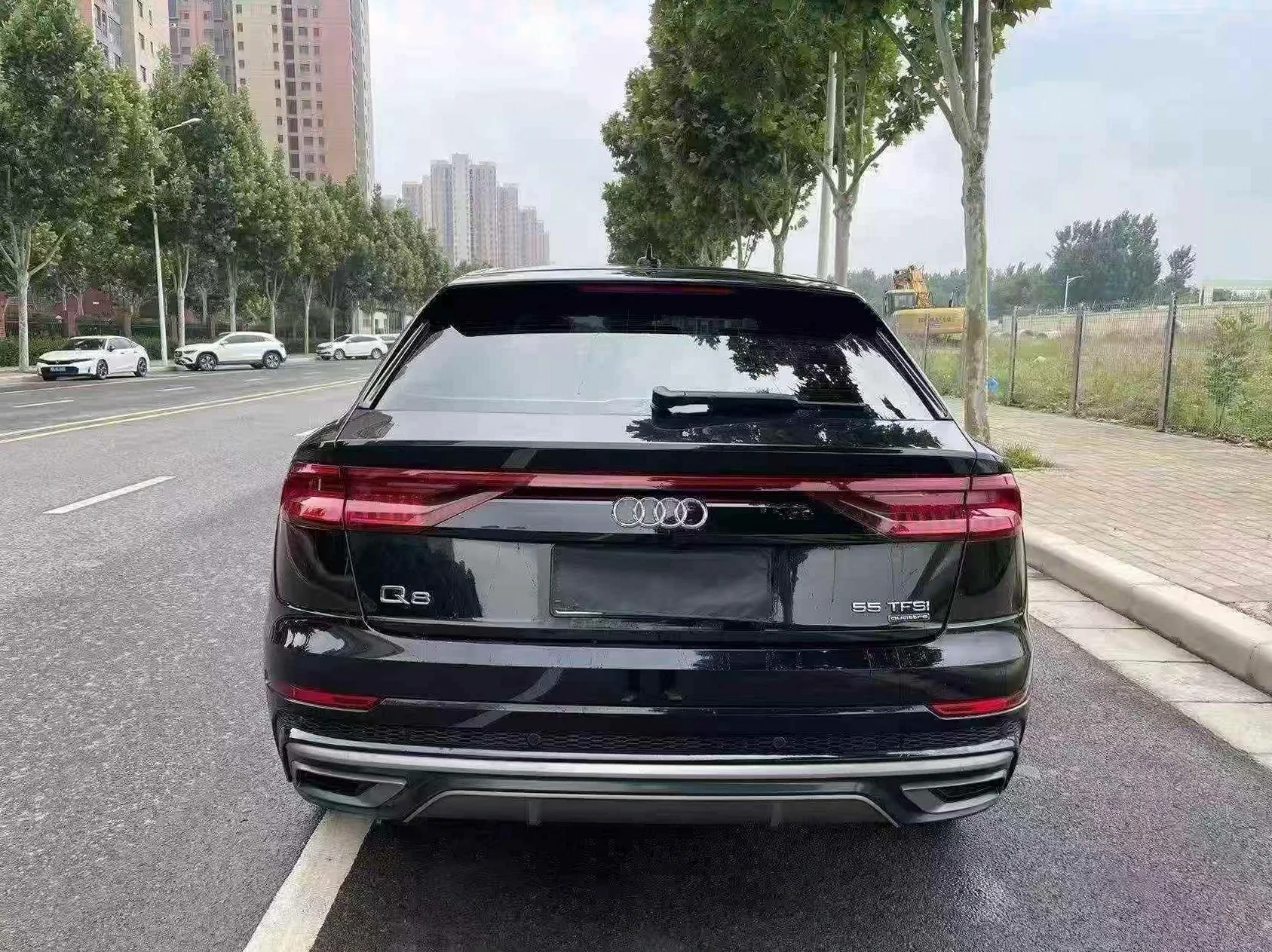 奥迪Q8 后面外观二