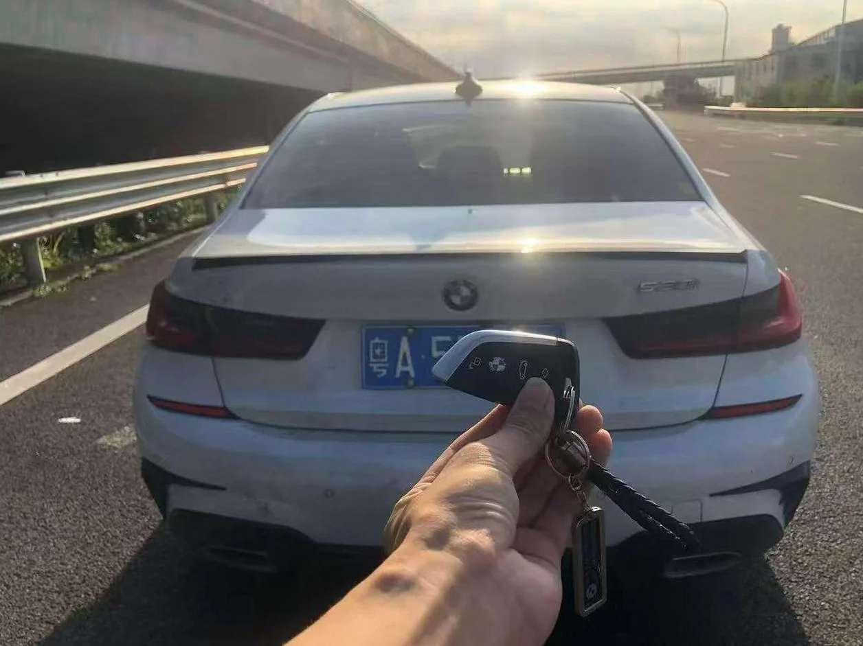 宝马3系 正面外观三