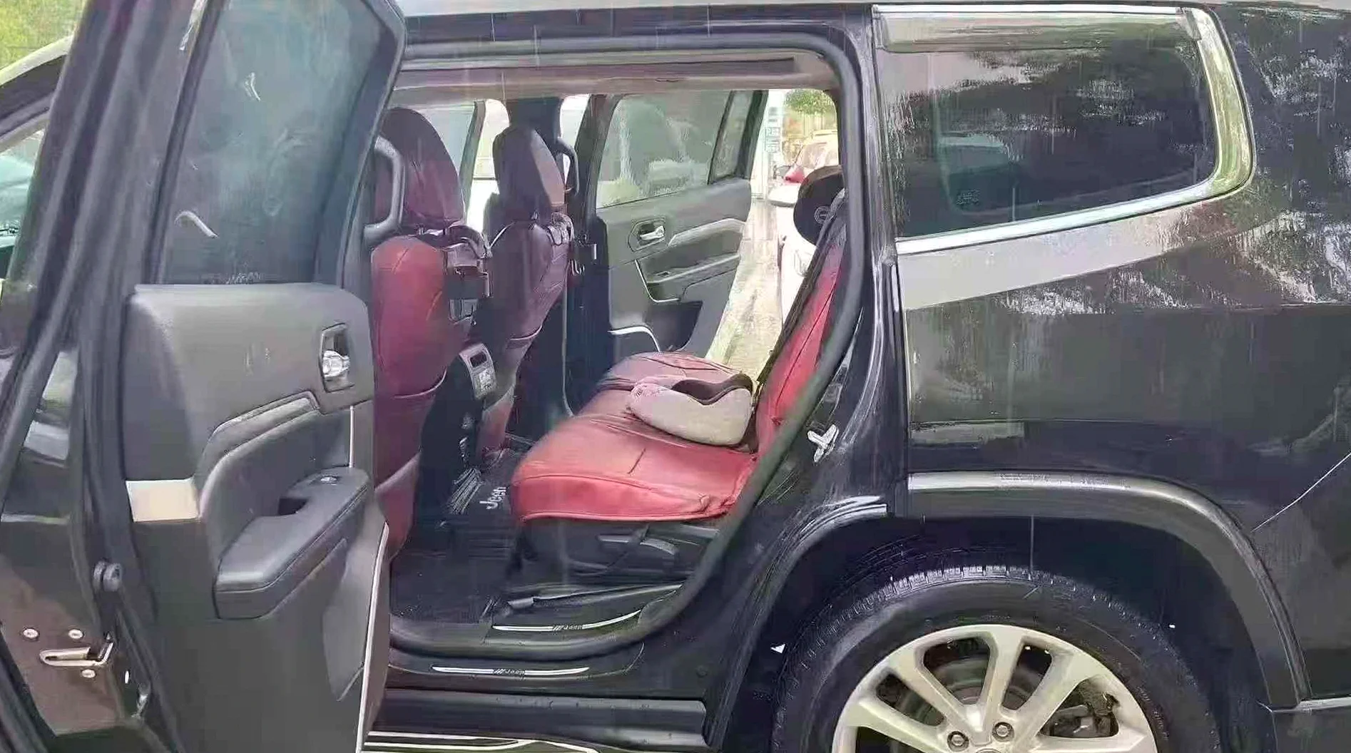 Jeep指挥官 内饰前排