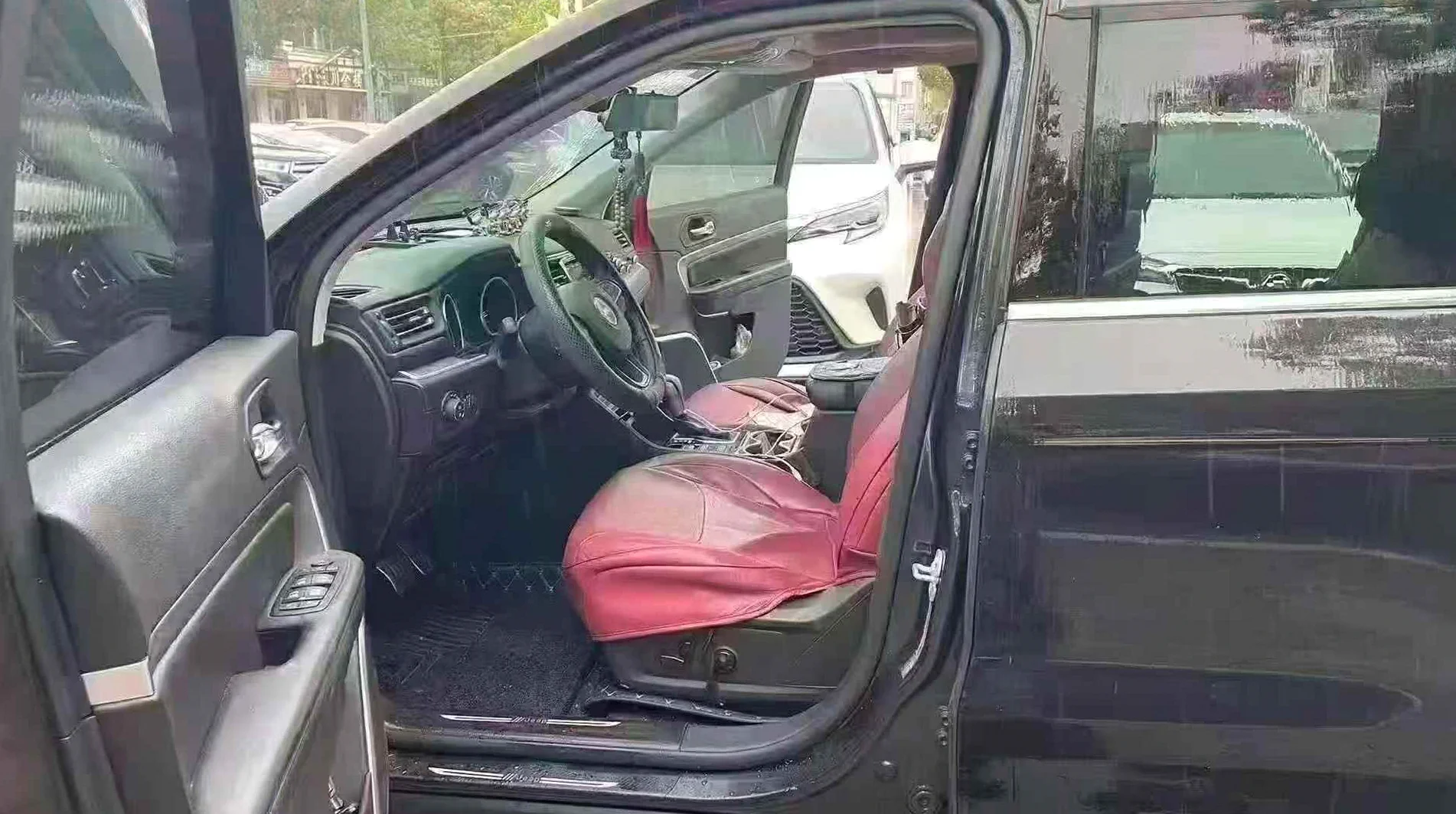 Jeep指挥官 后面外观二