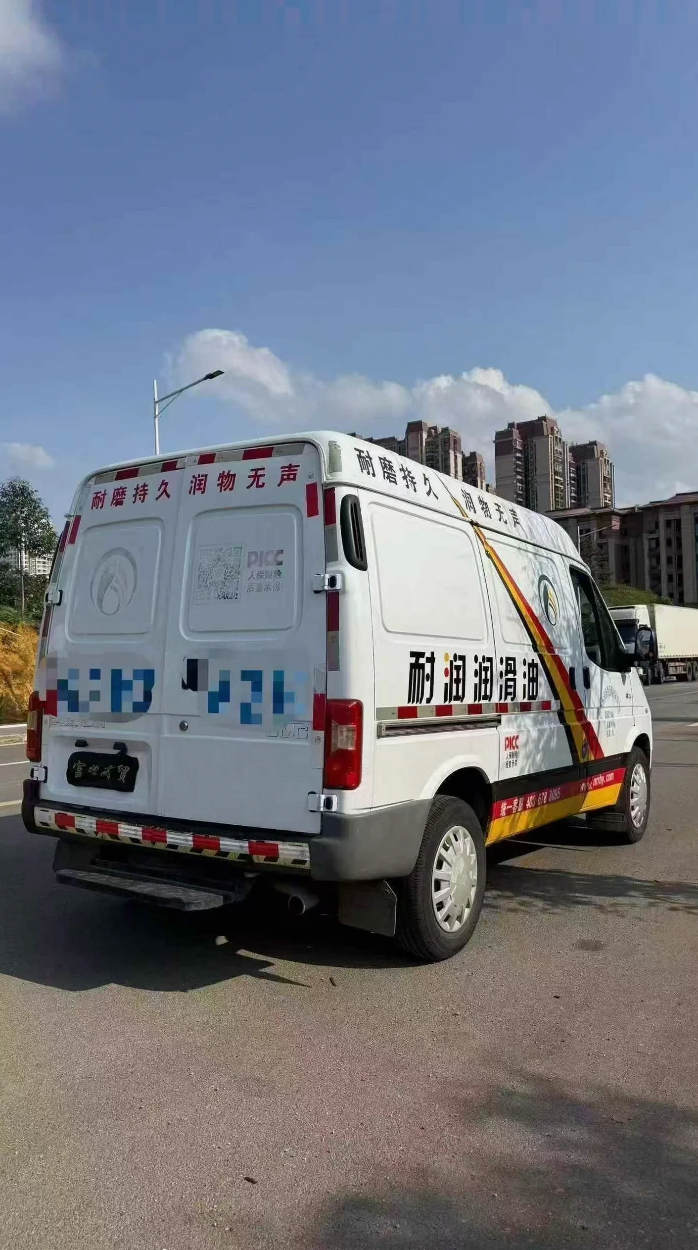 江铃特顺 后面外观一
