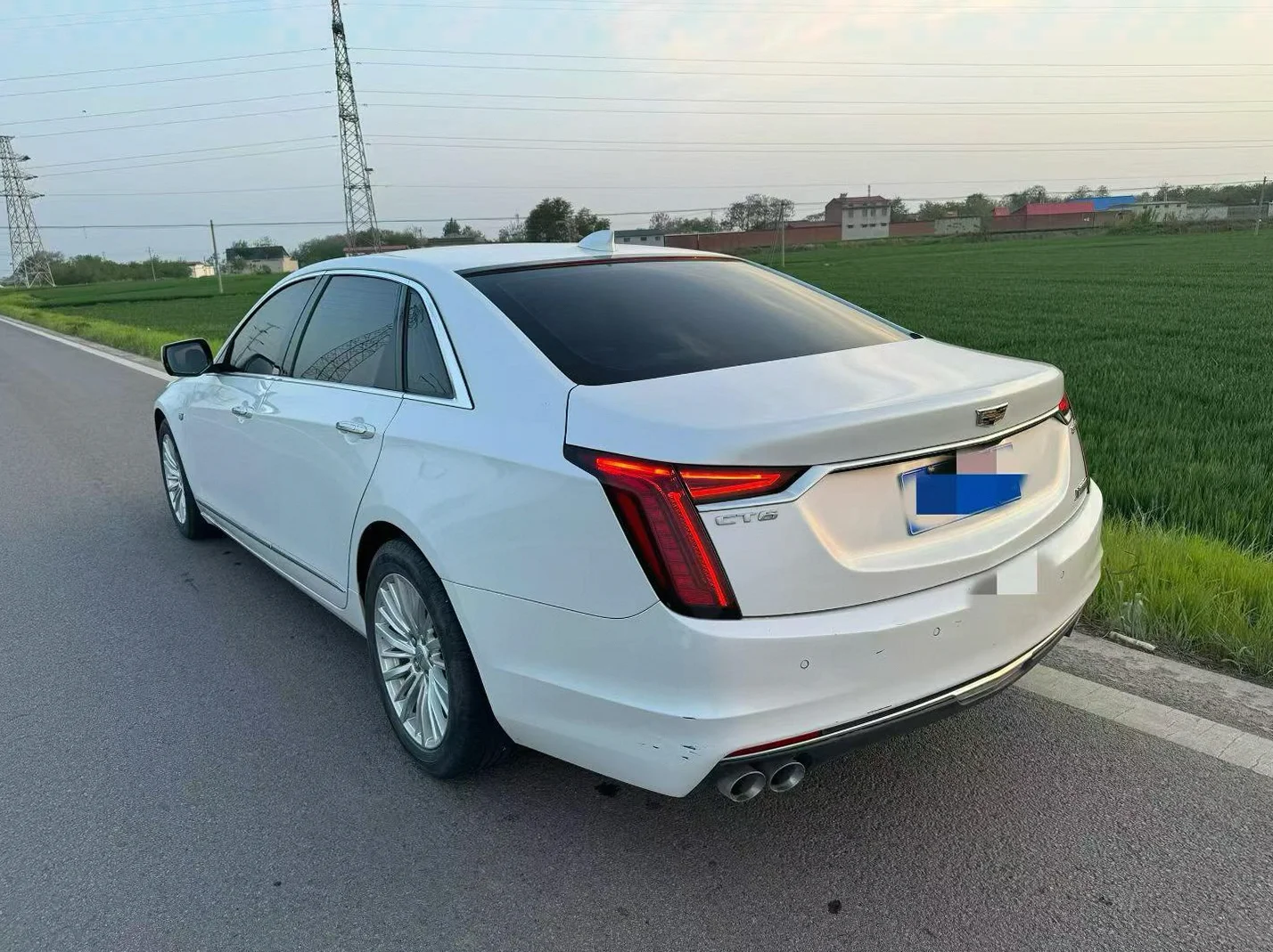 凯迪拉克CT6 后面外观三