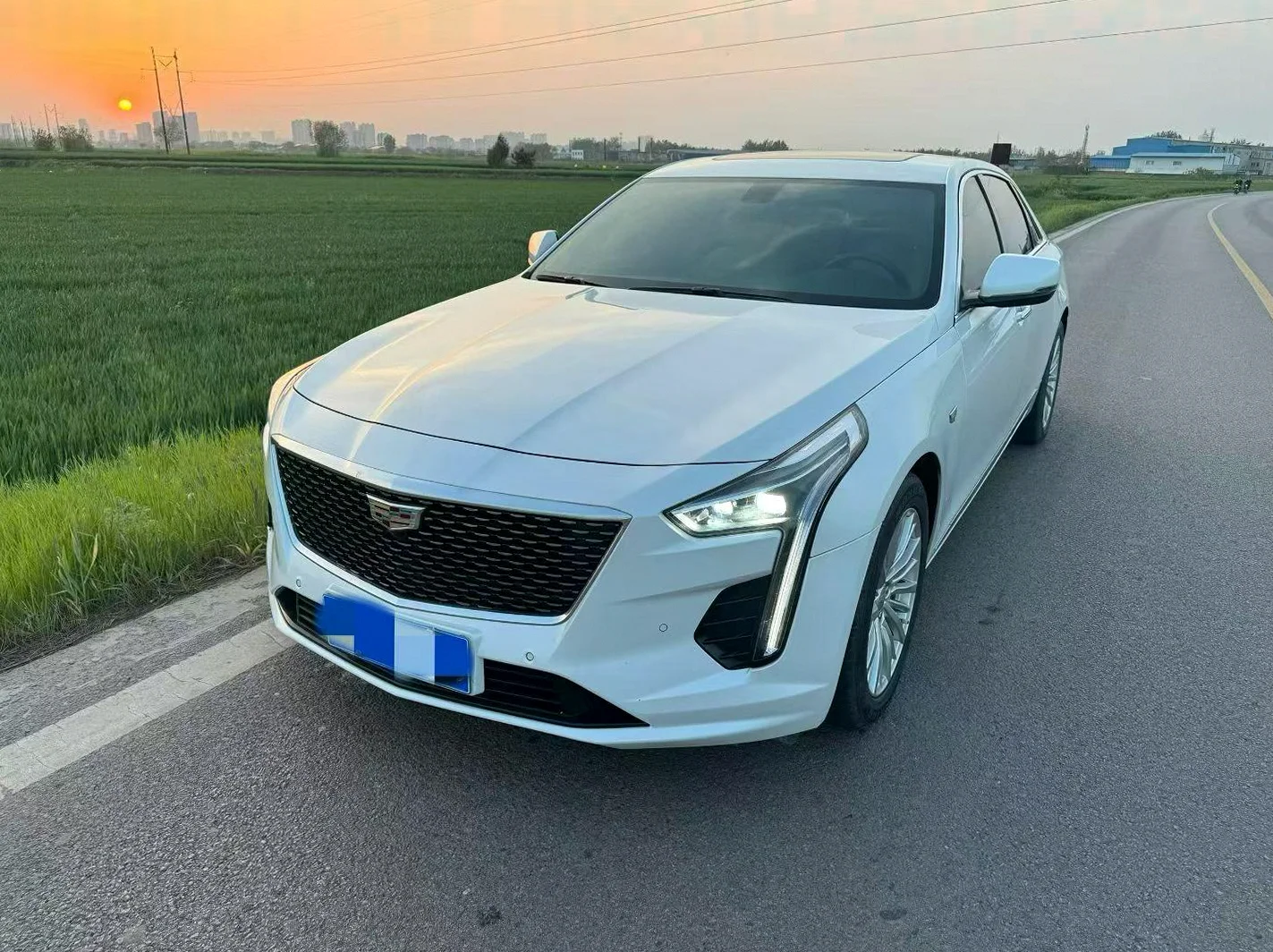 凯迪拉克CT6 正面外观三