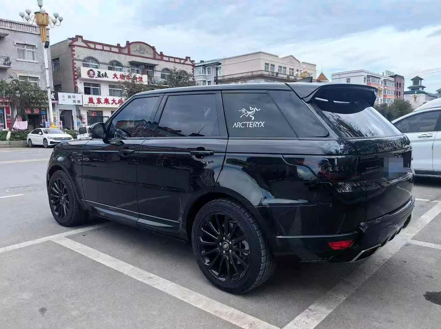路虎揽胜运动 后面外观一