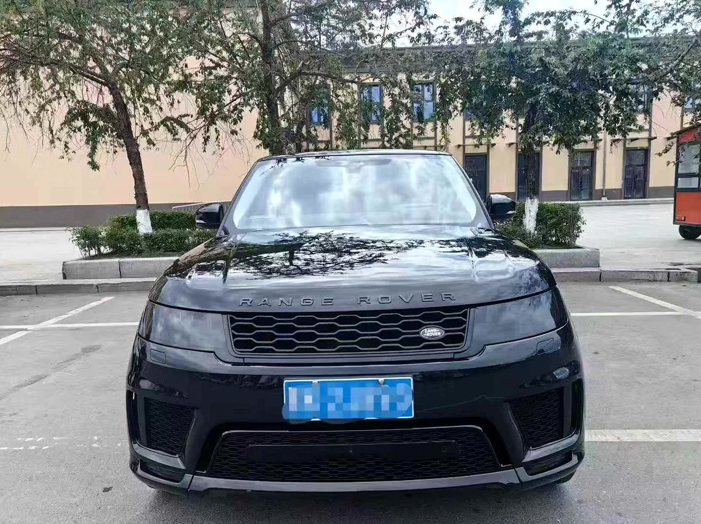 路虎揽胜运动 正面外观二