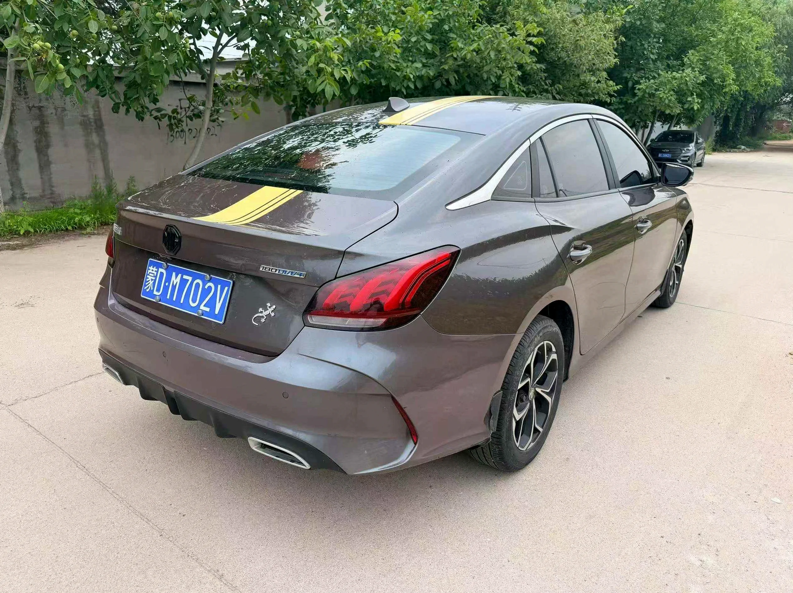 名爵5 后面外观一