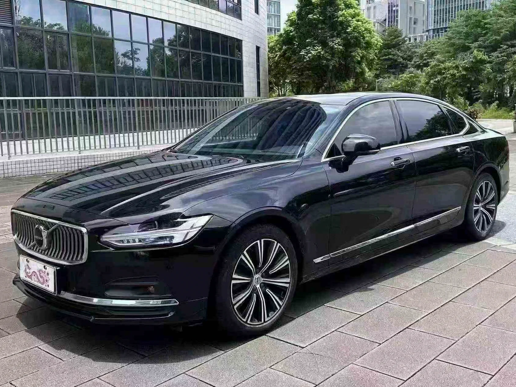 沃尔沃S90 正面外观三