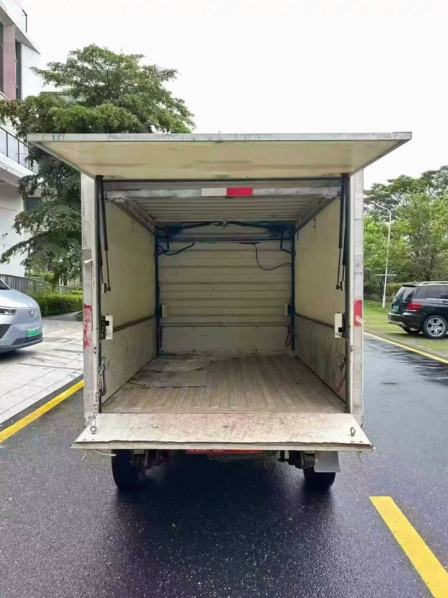 五菱汽车荣光 后面外观二