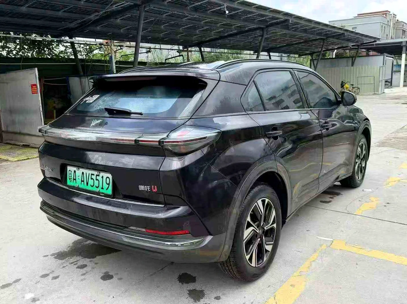 哪吒哪吒U 驾驶室
