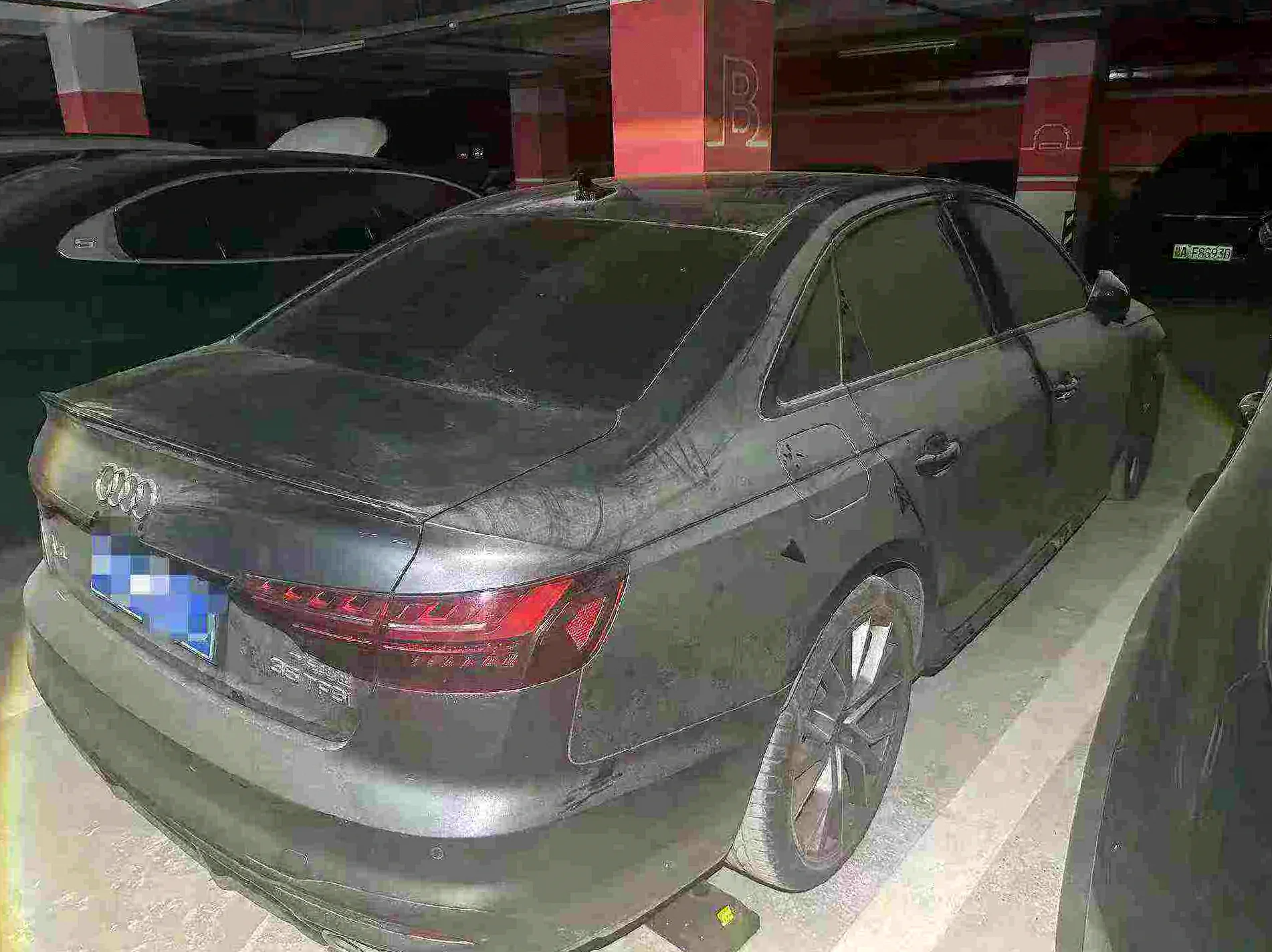 奥迪S4 正面外观三