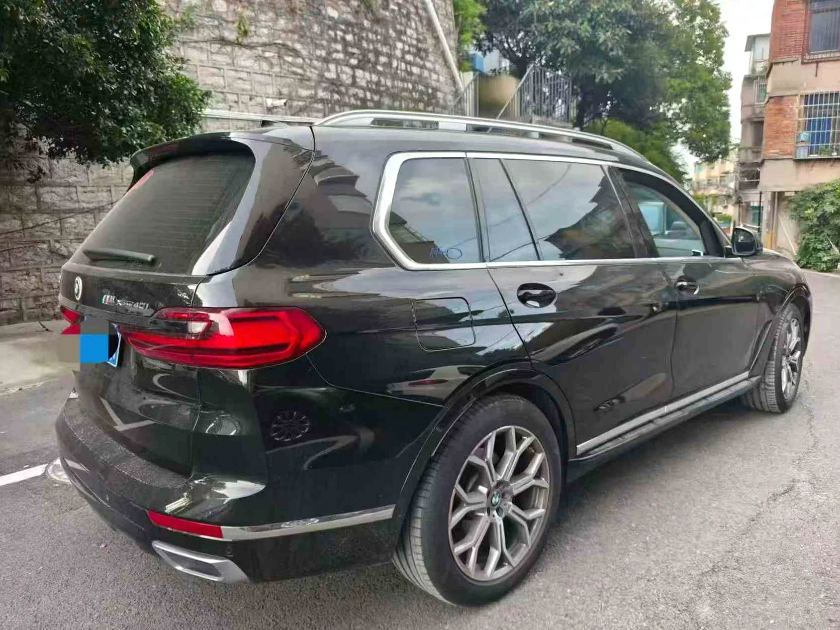 宝马X7 后面外观三