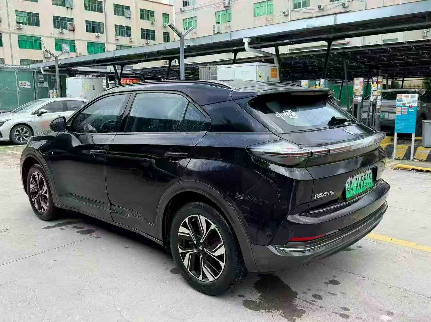 哪吒哪吒U 内饰前排