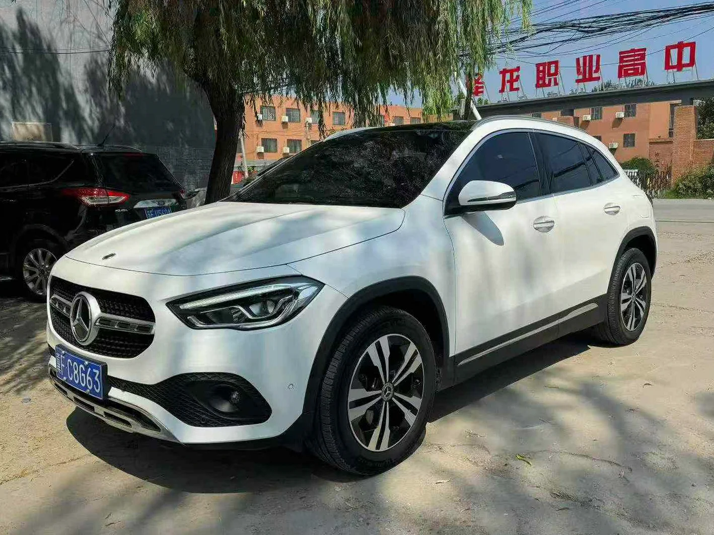 奔驰GLA 正面外观二