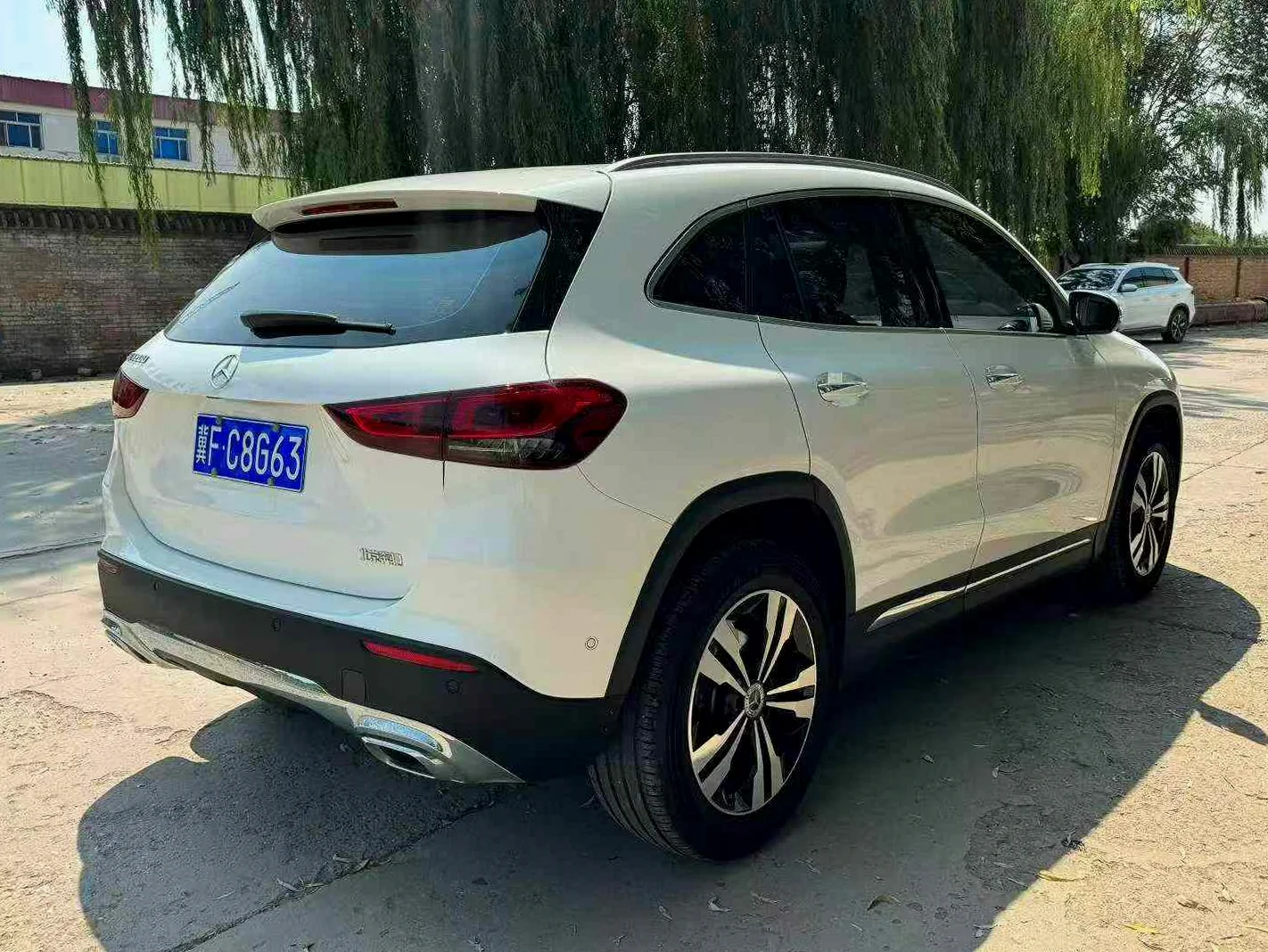 奔驰GLA 后面外观一