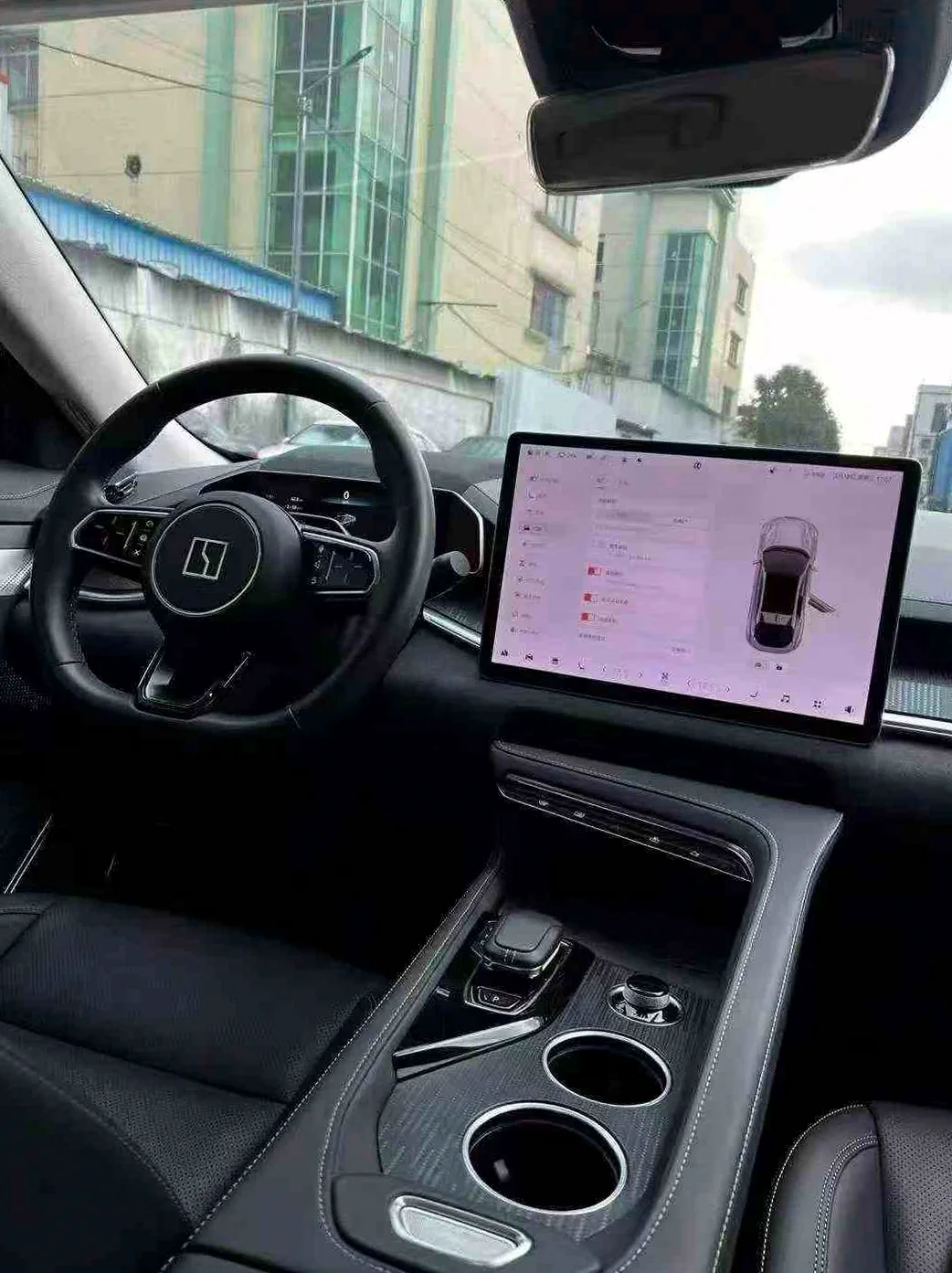 极氪汽车001 后面外观二
