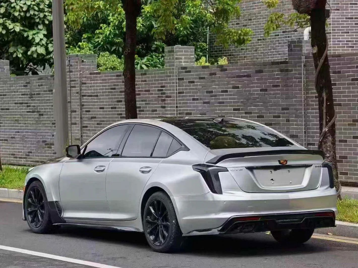 凯迪拉克CT5 后面外观三