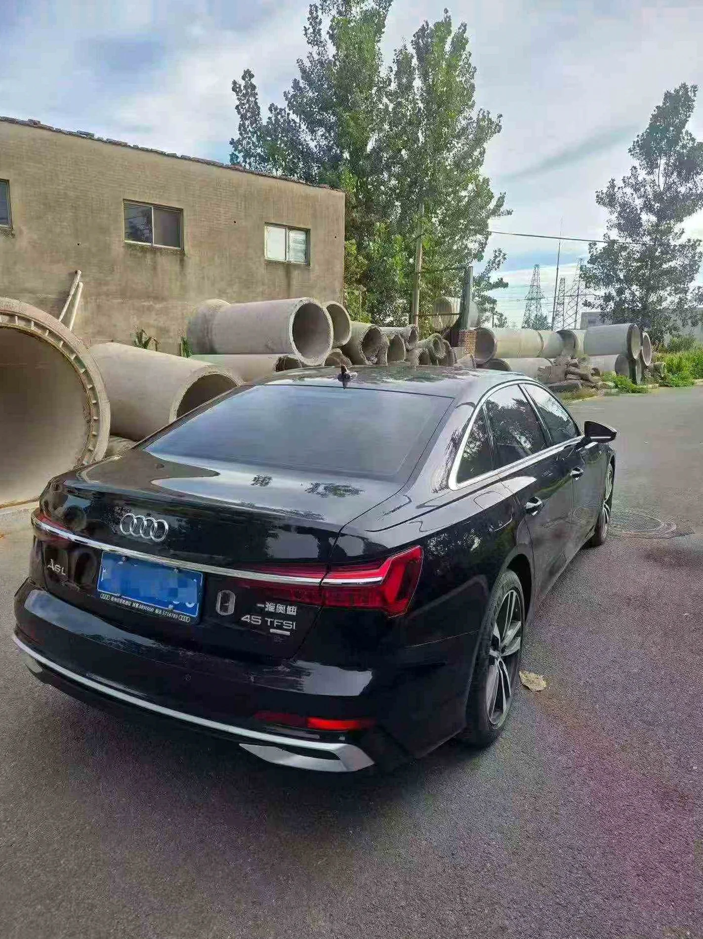 奥迪A6L 后面外观一