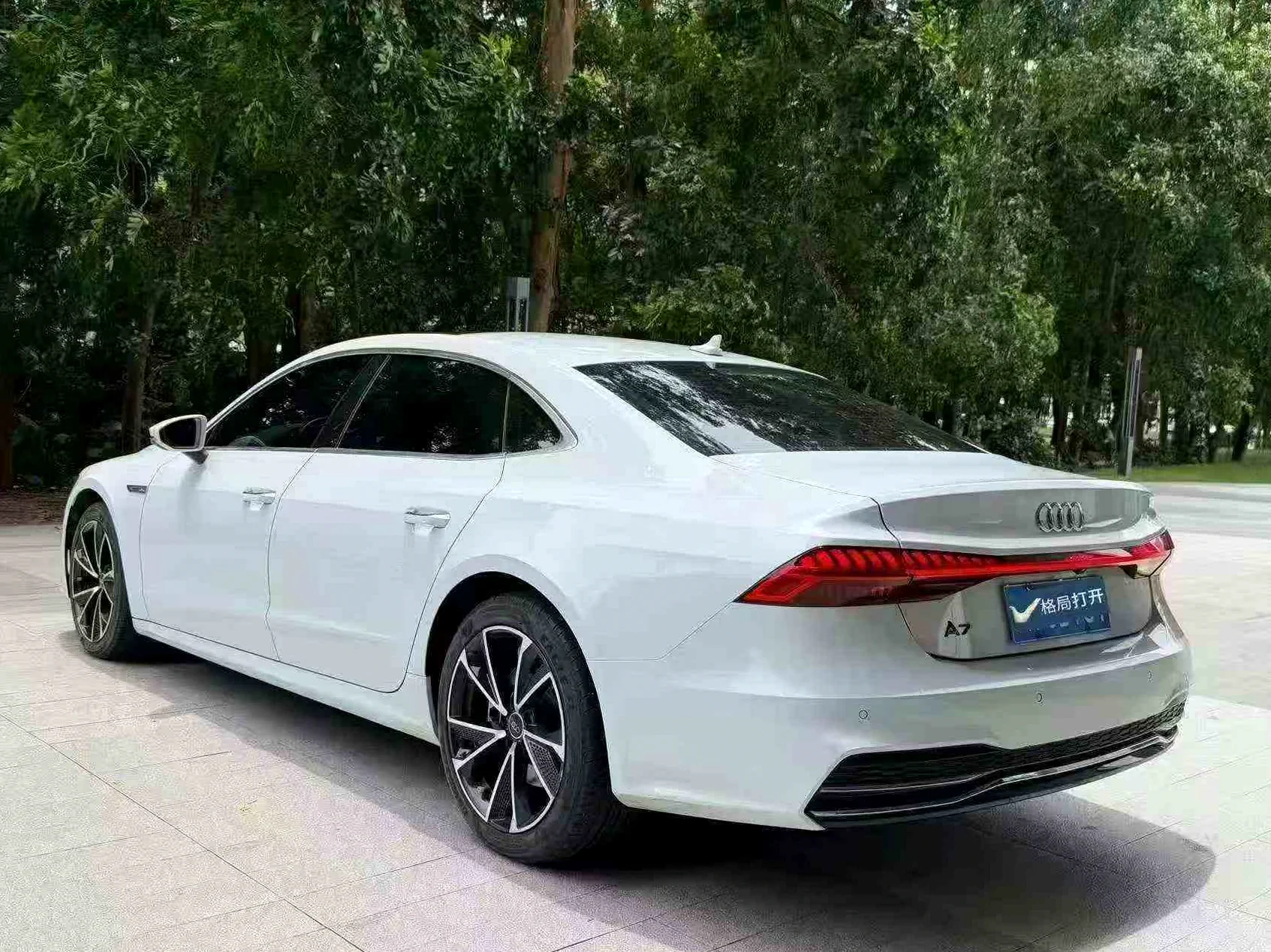 奥迪A7L 后面外观三