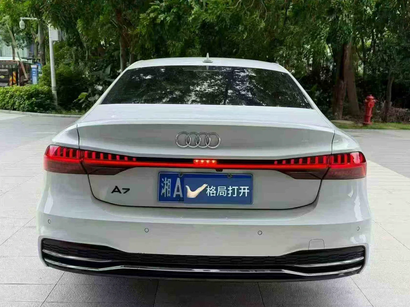 奥迪A7L 后面外观二