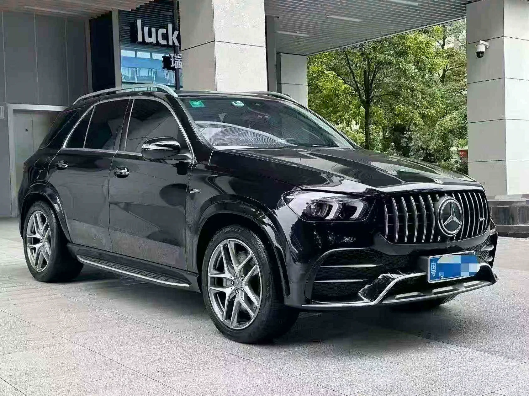 奔驰AMG 正面外观三