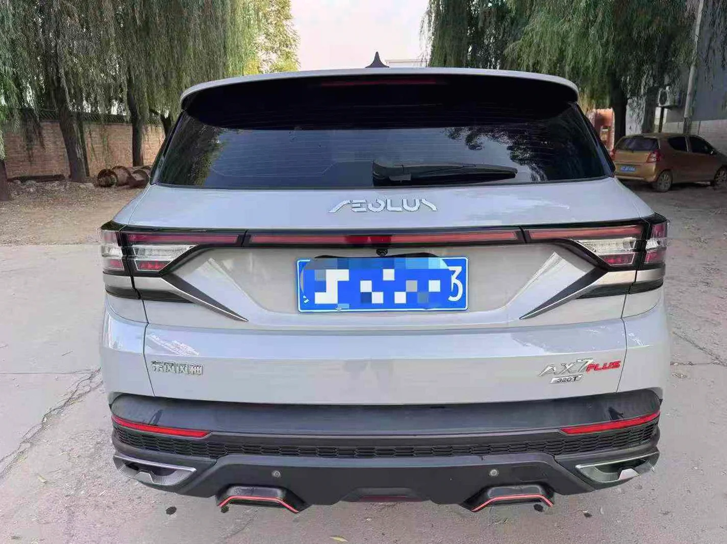 东风ax7 后面外观二