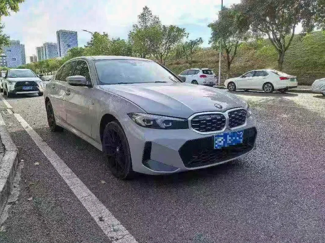 宝马3系 正面外观三