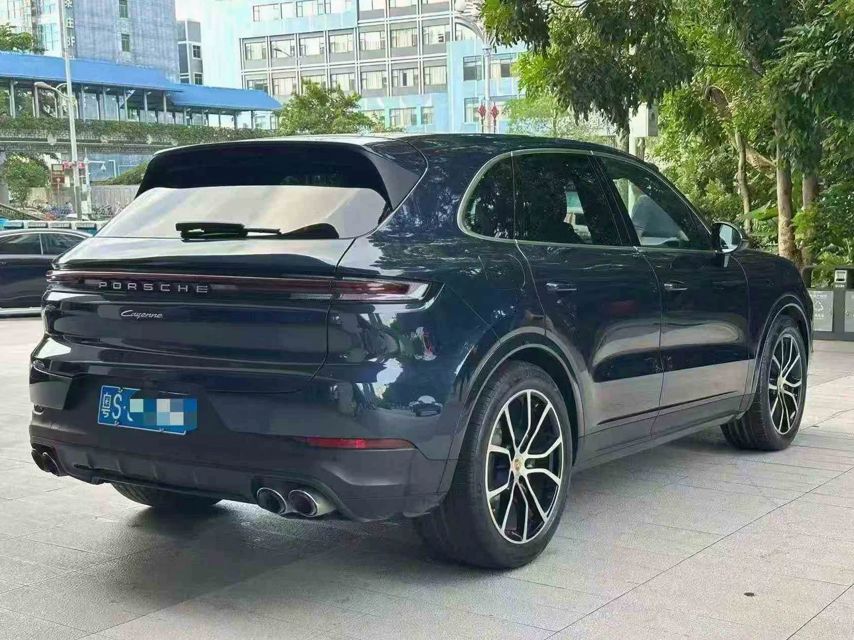 保时捷卡宴 驾驶室