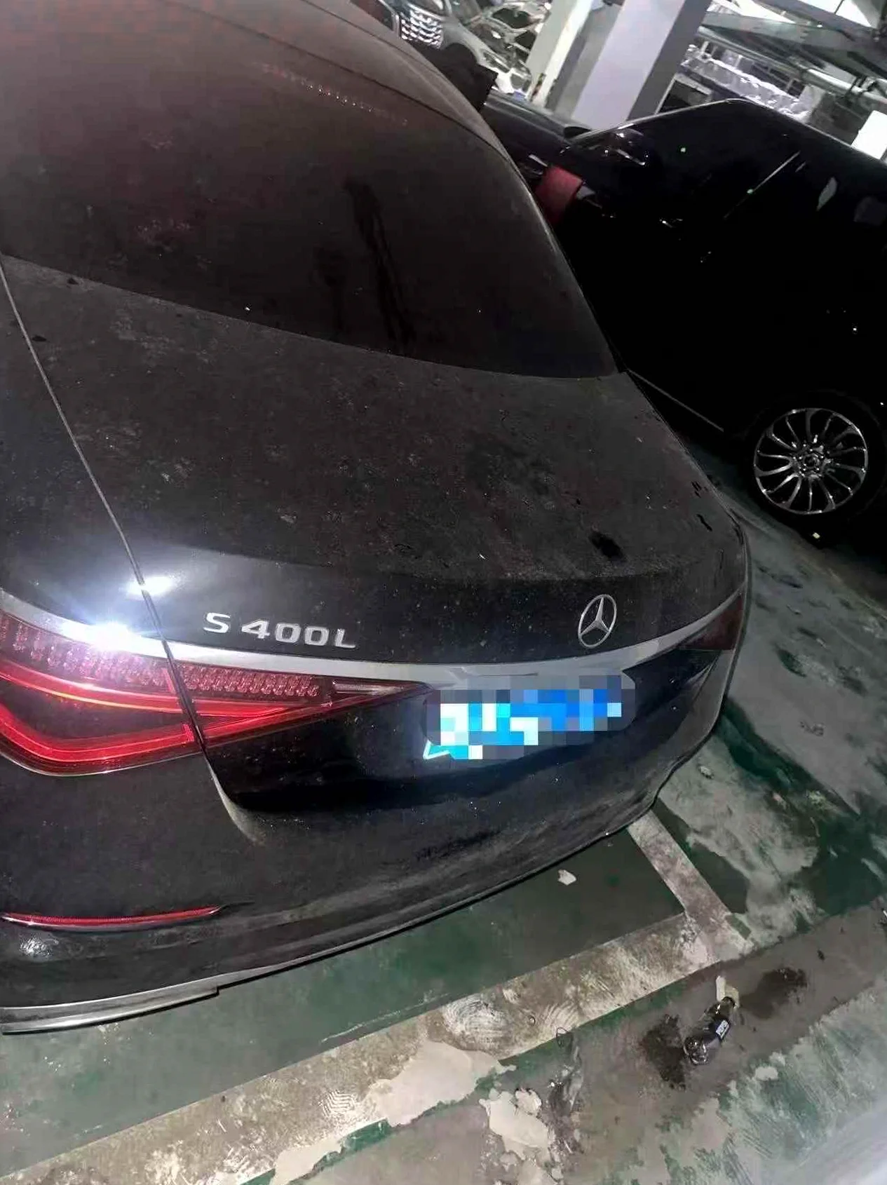 奔驰S级 后面外观三
