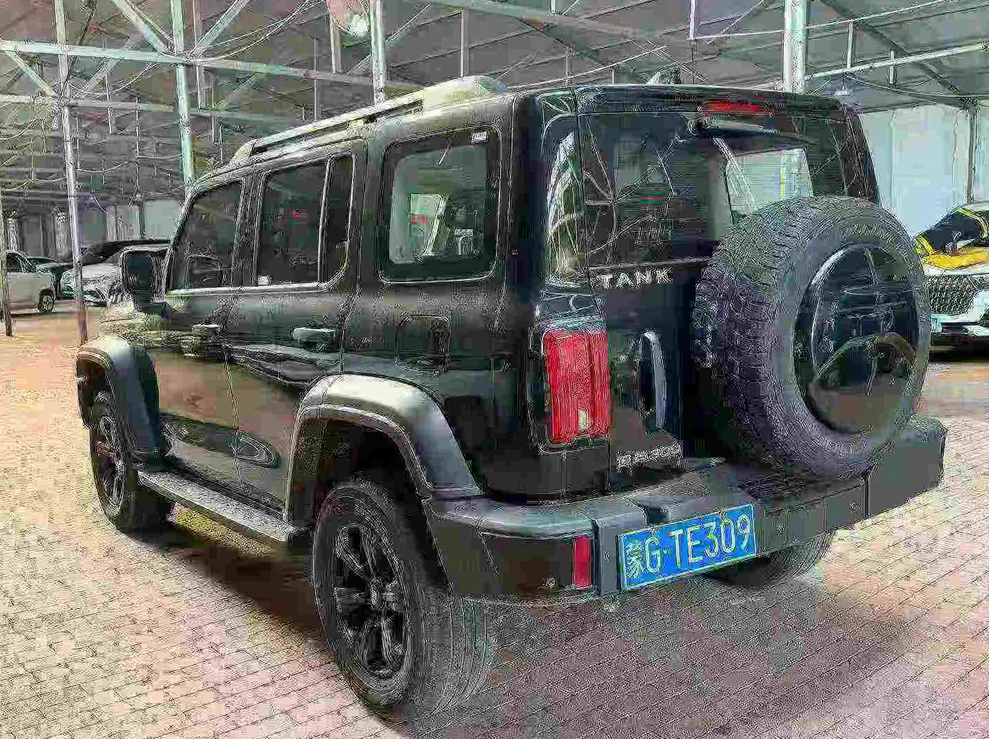 长城汽车300 后面外观一