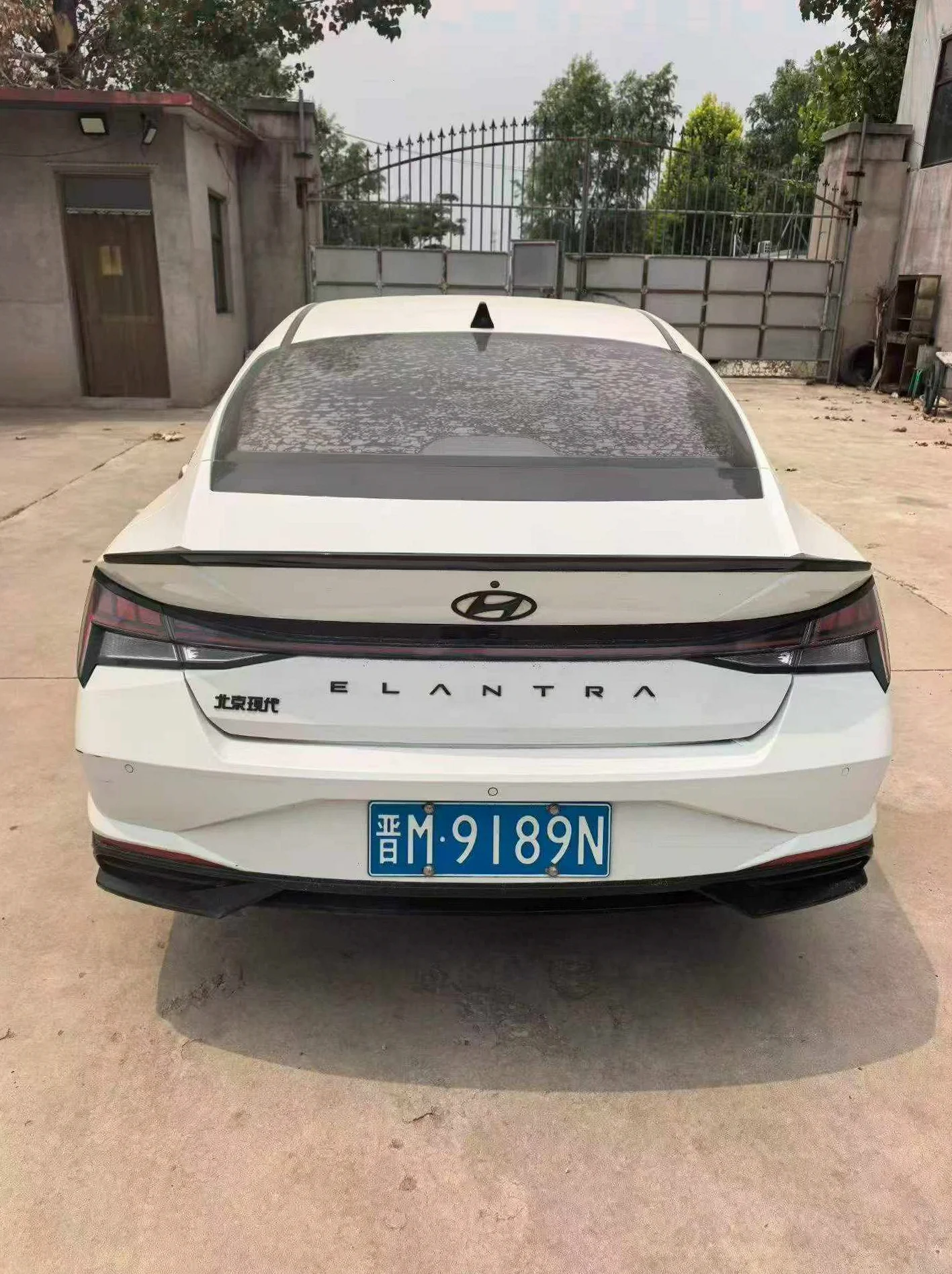 现代伊兰特 后面外观一