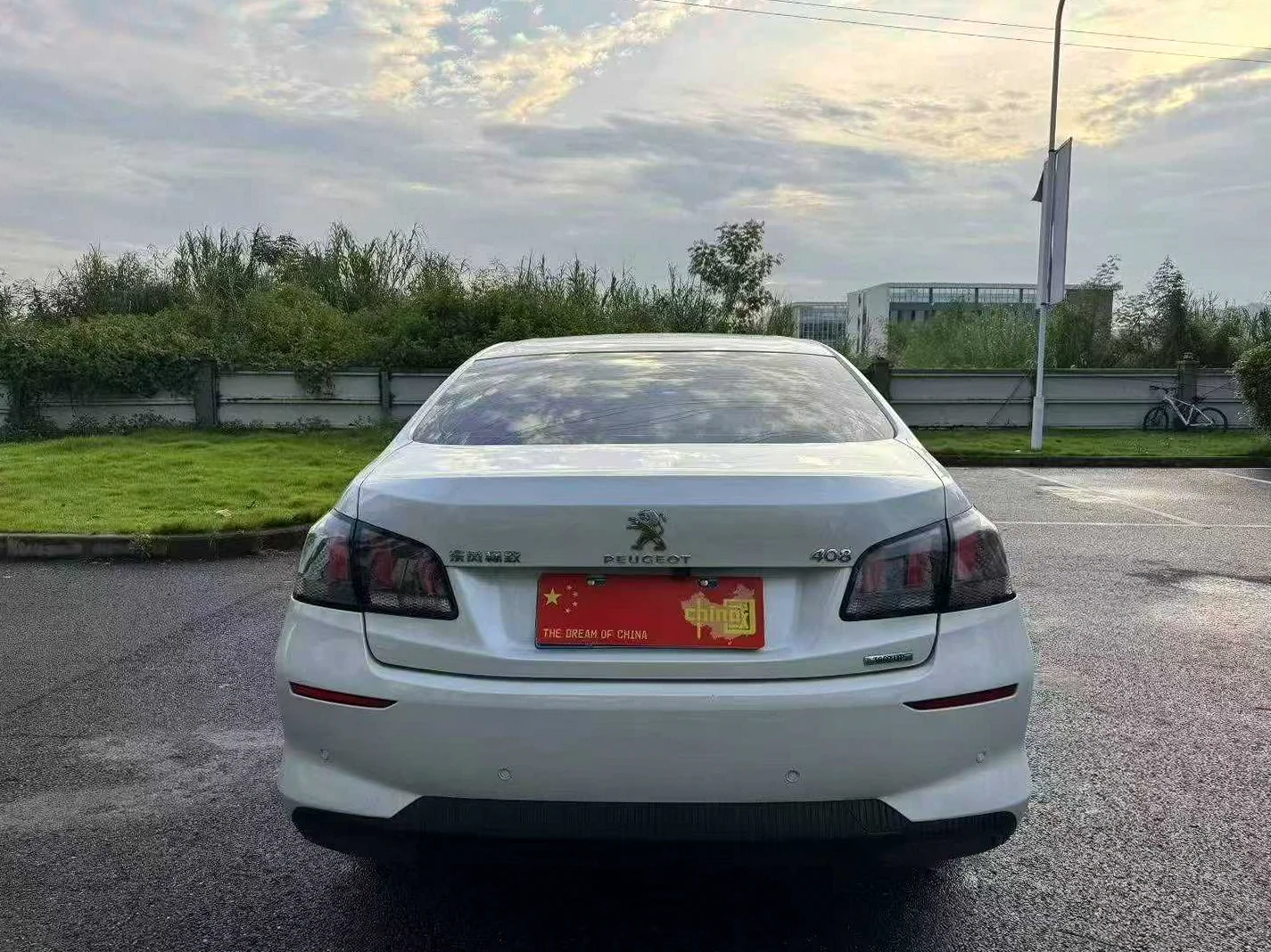 标致408 驾驶室