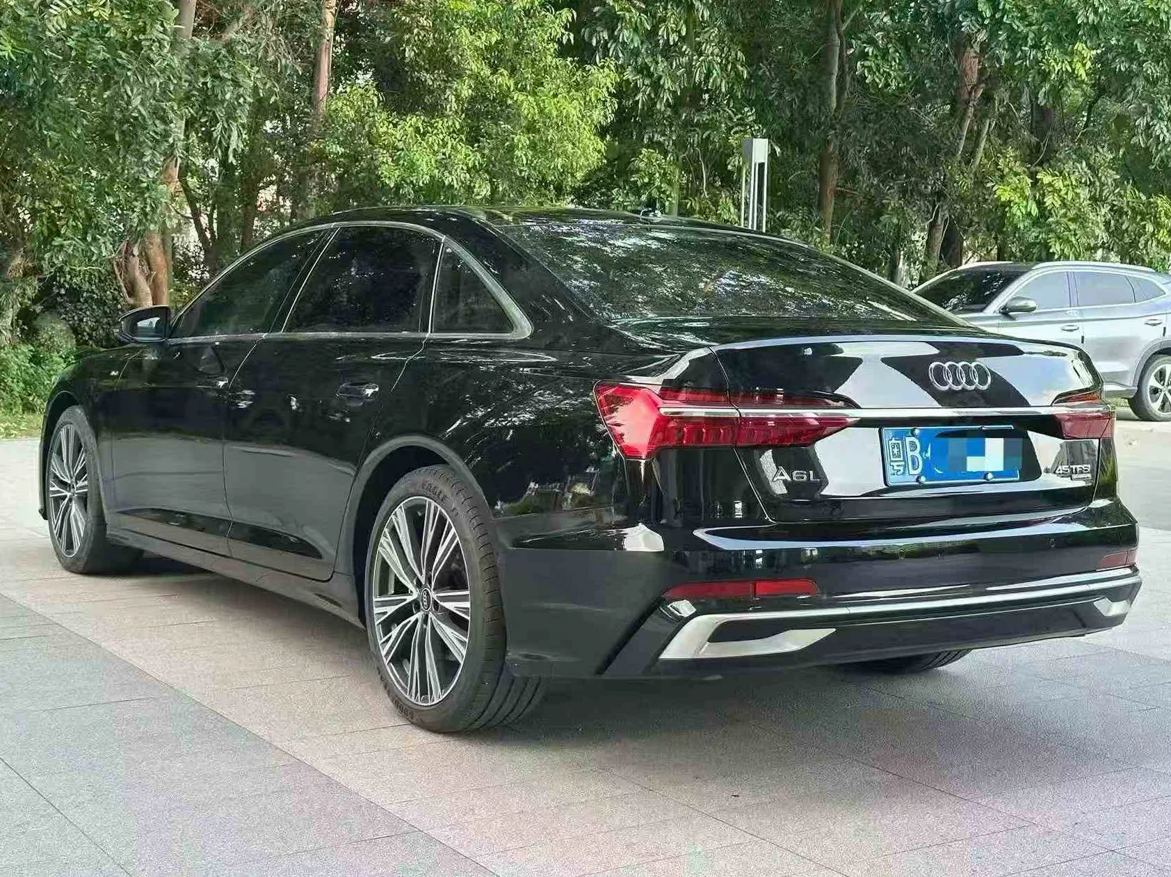 奥迪A6L 内饰前排