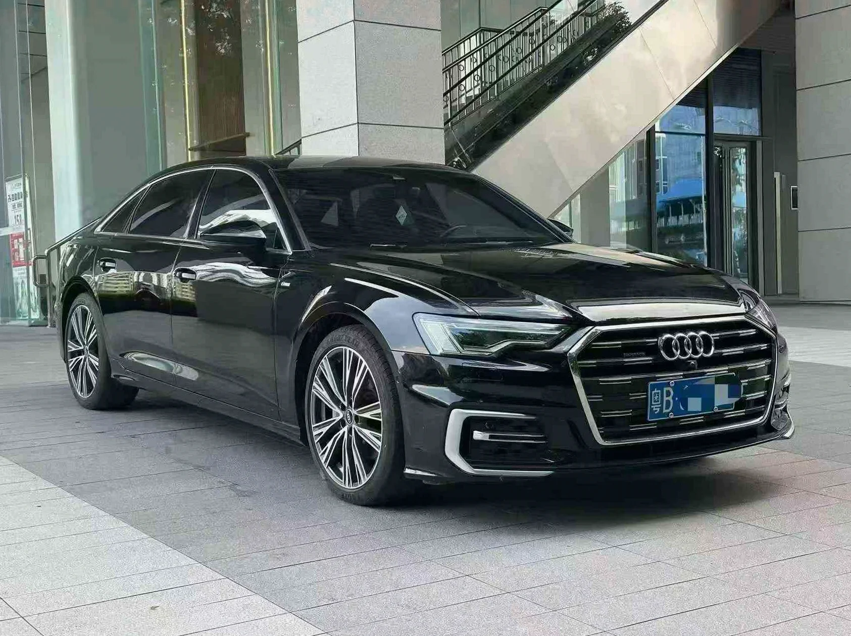 24年奥迪A6L四驱臻选动感