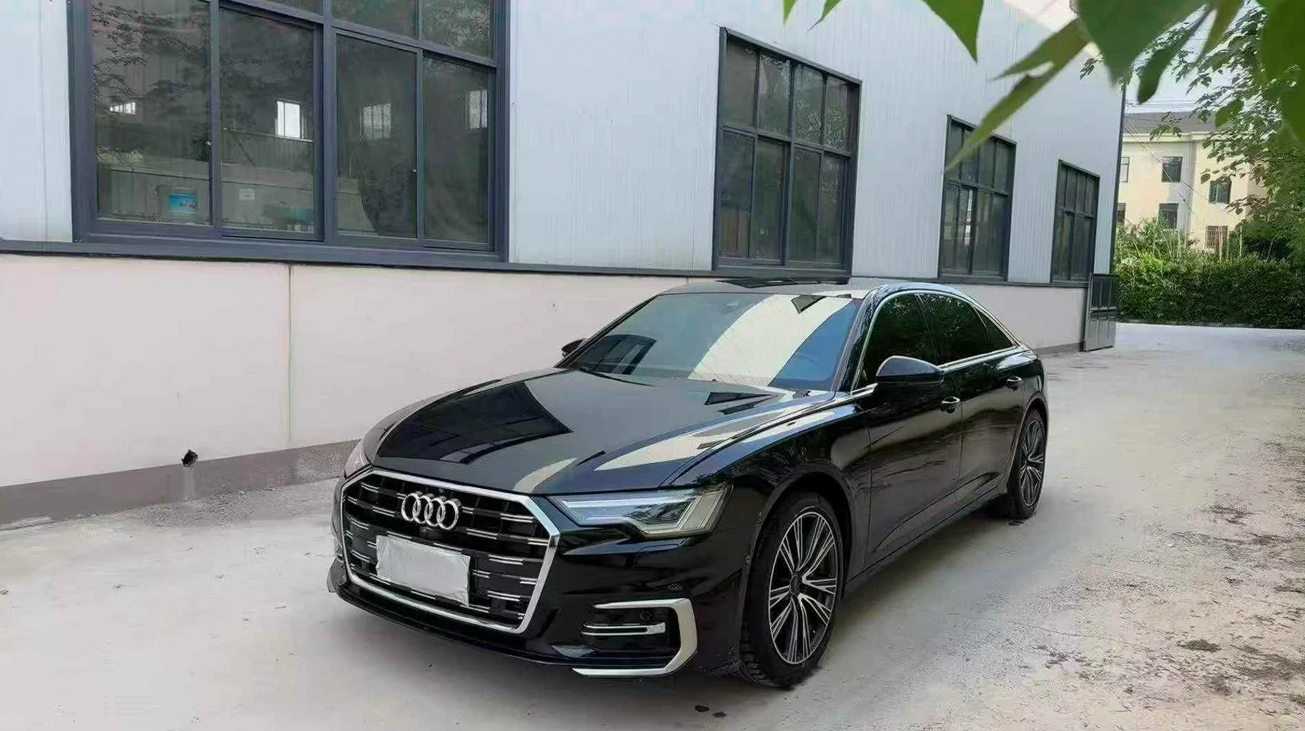奥迪A6L 正面外观三