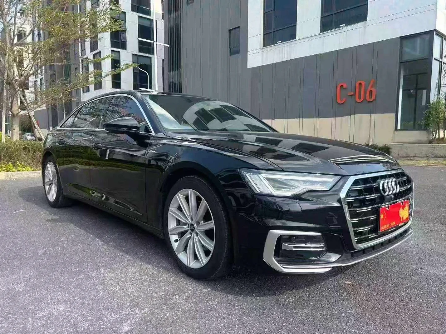 奥迪A6L 正面外观三