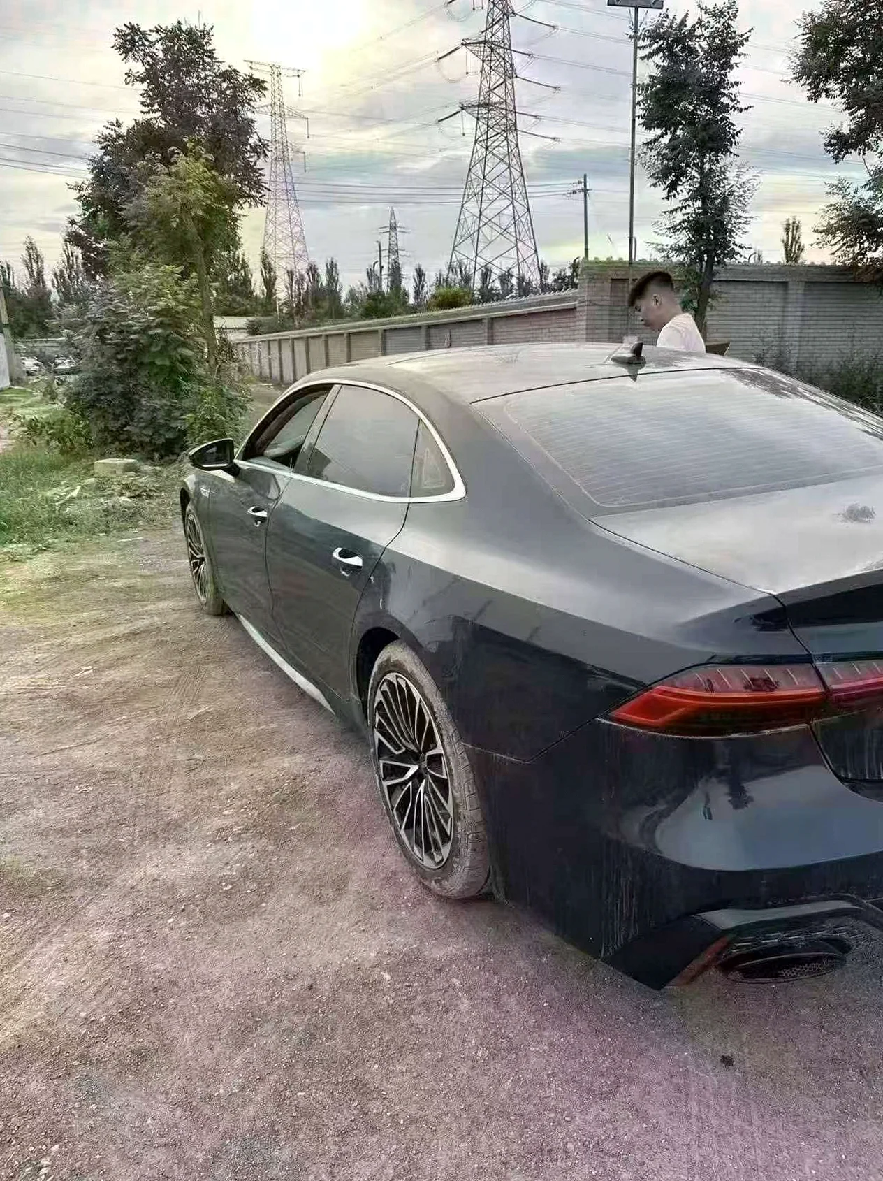 奥迪A7L 后面外观一