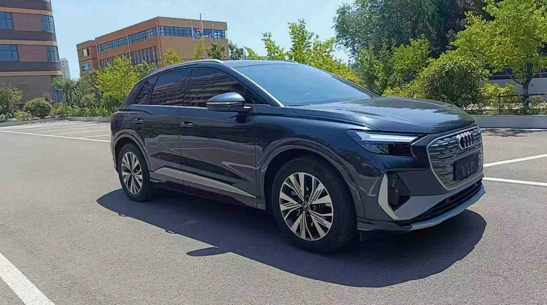 奥迪Q4 正面外观三