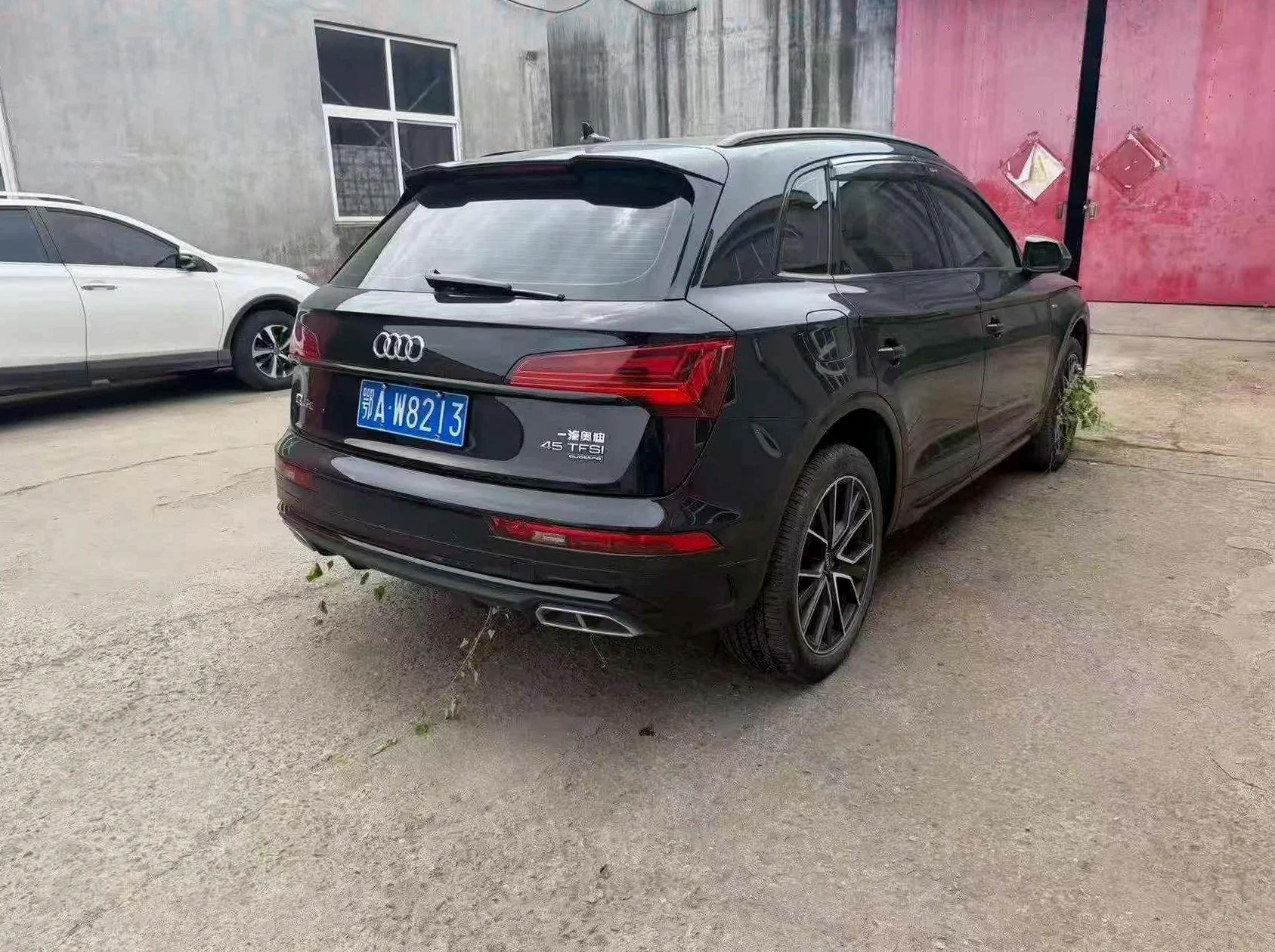 奥迪Q5 后面外观一
