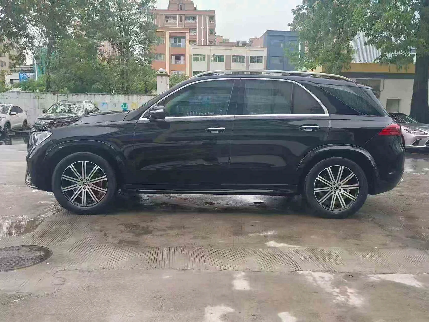 奔驰GLE 驾驶室