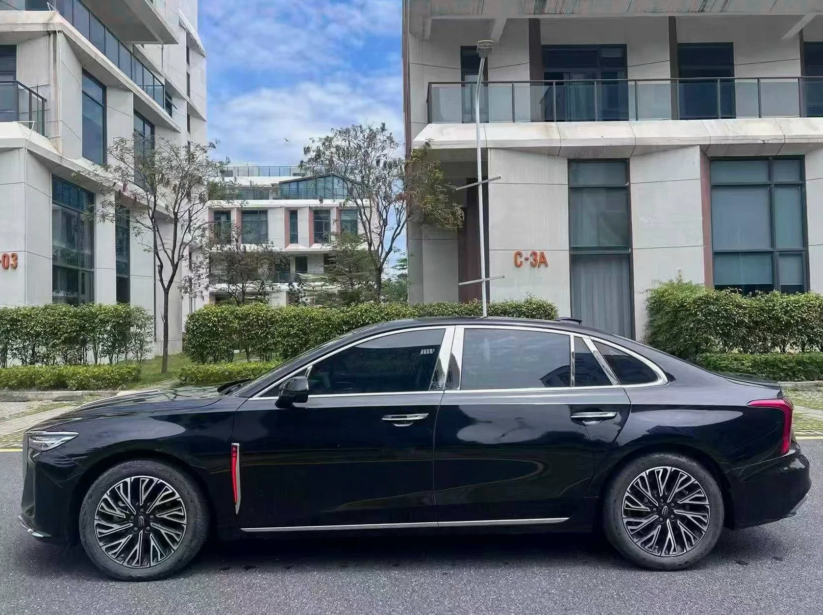 红旗H5 后面外观一