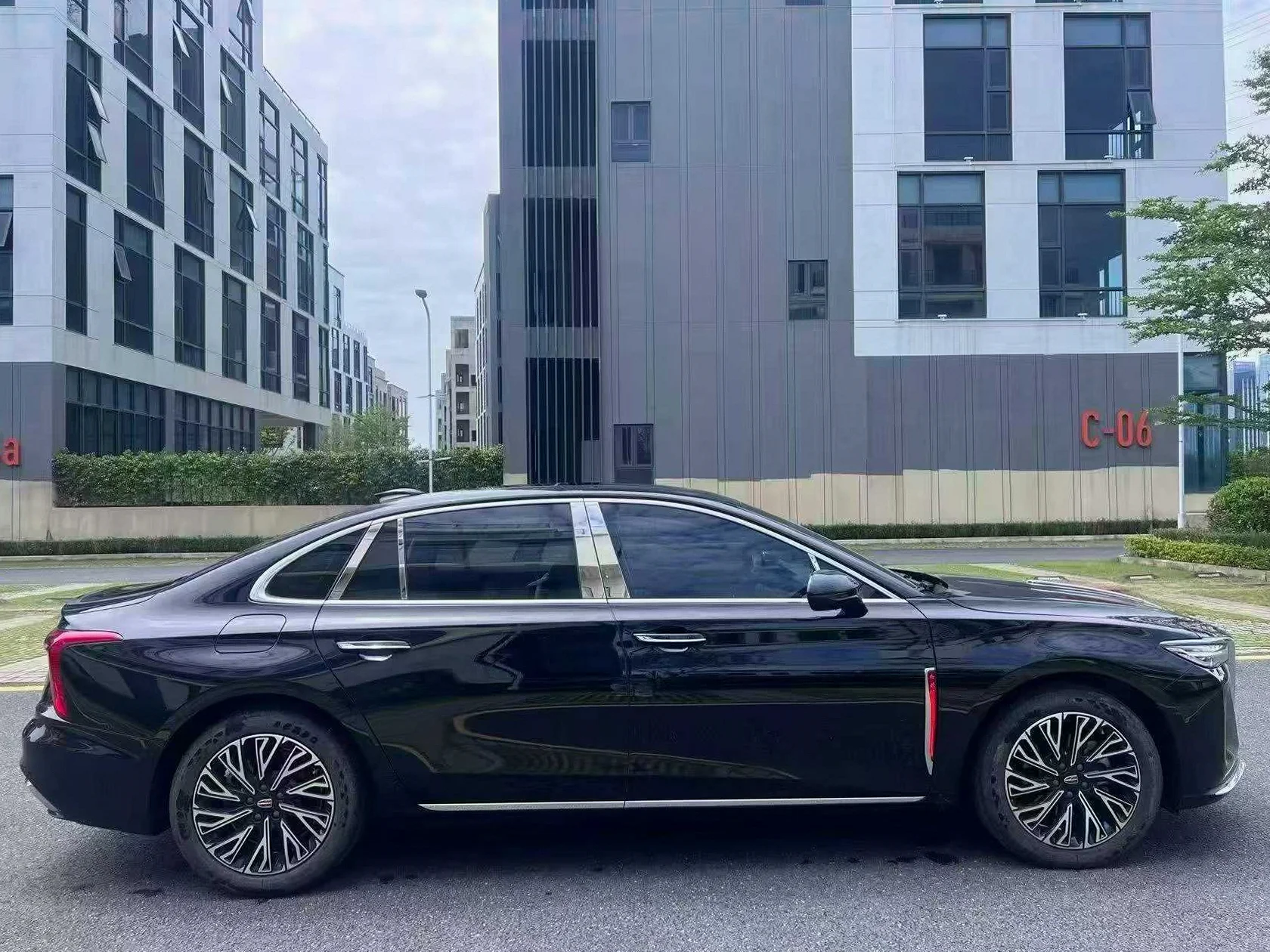 红旗H5 后面外观三