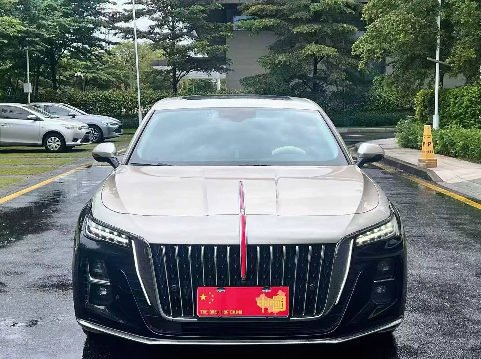 红旗H5 正面外观二