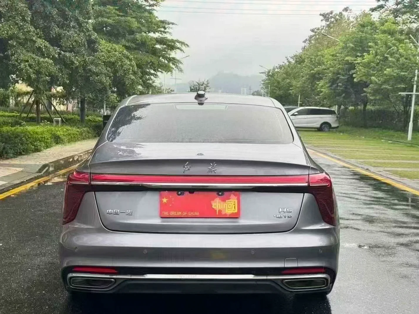 红旗H5 后面外观二