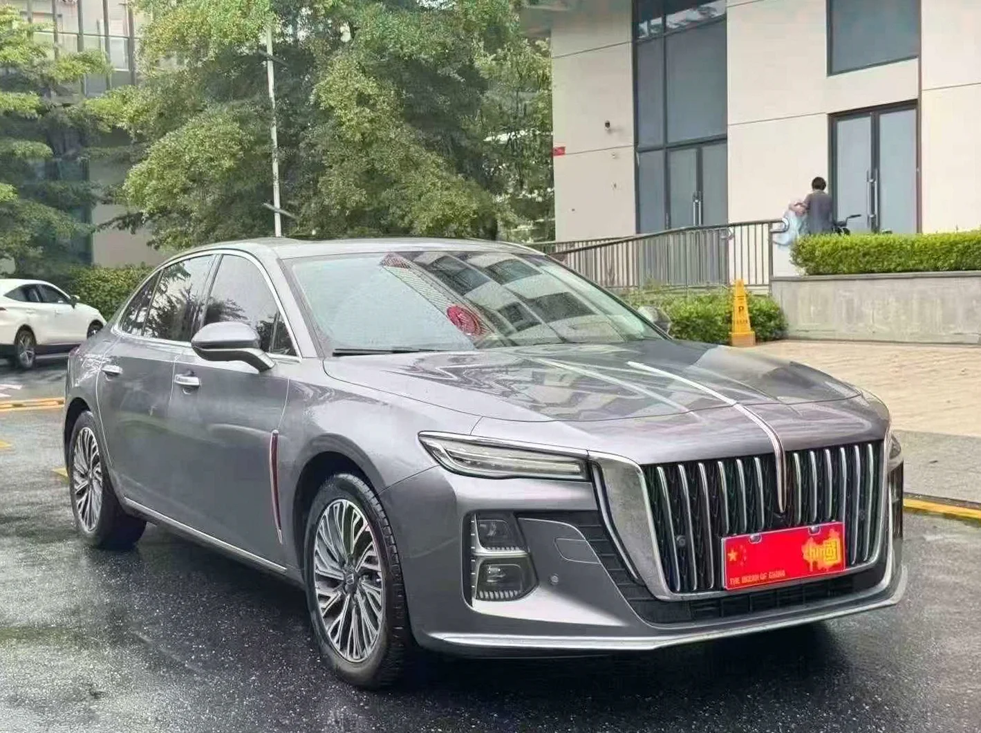 红旗H5 正面外观二