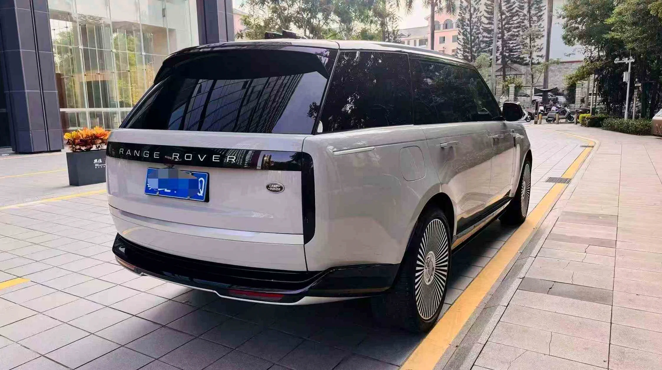 路虎揽胜行政 驾驶室