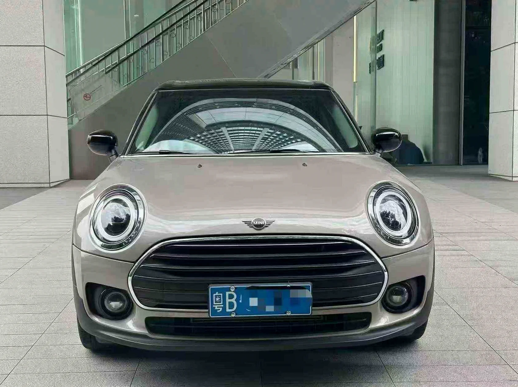 MINICooper 正面外观二