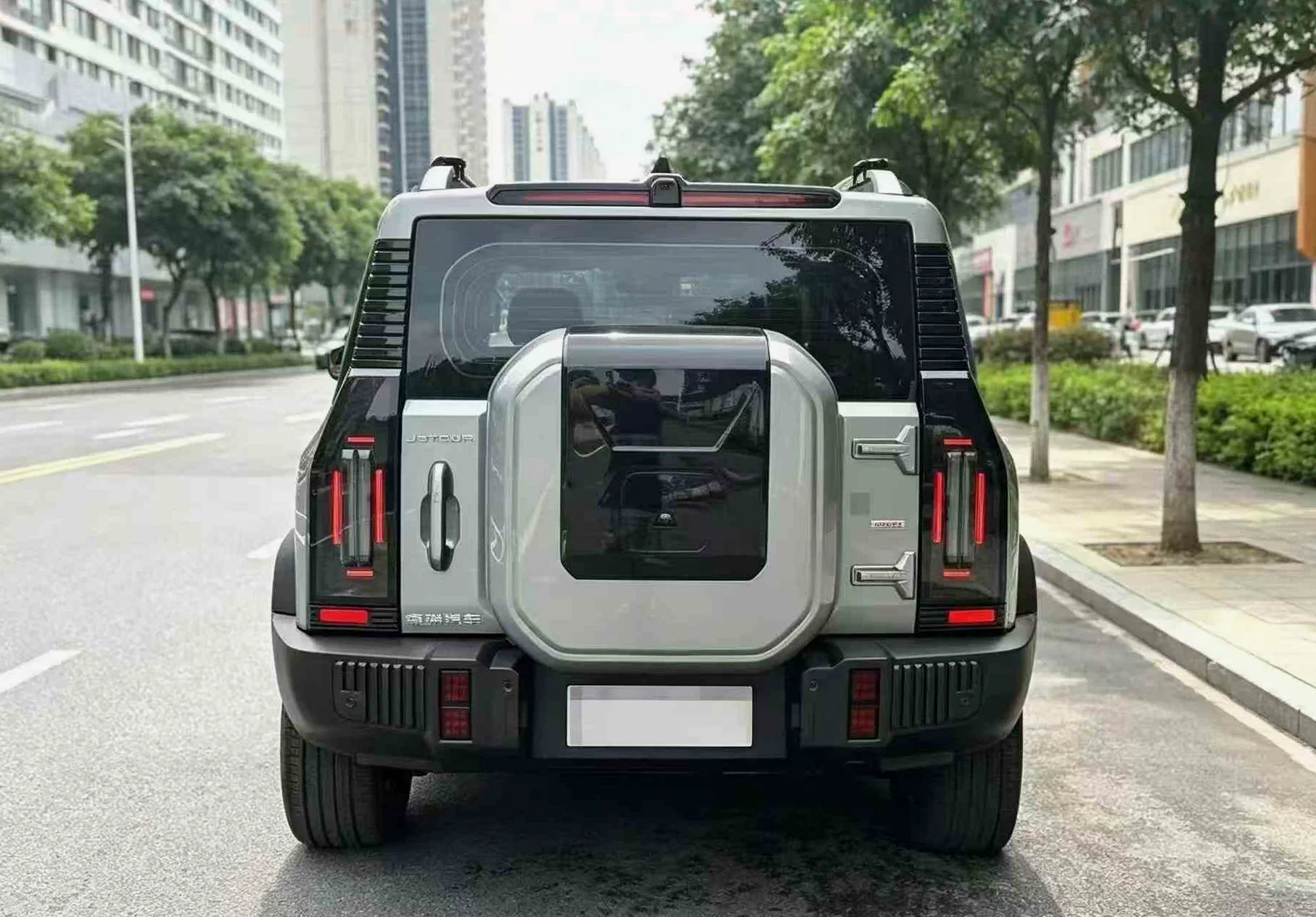 奇瑞旅行者 后面外观二
