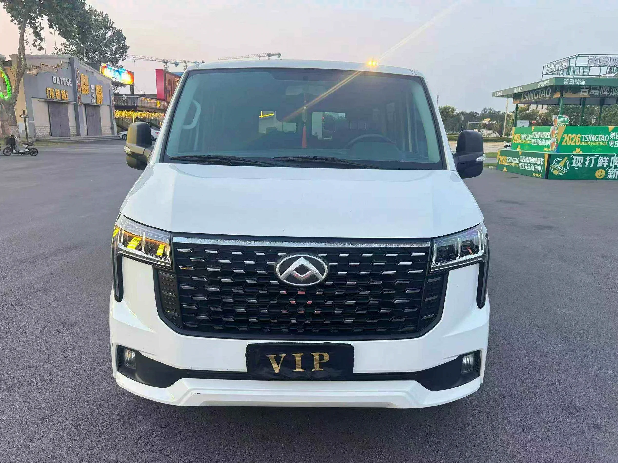 大通V80 正面外观二